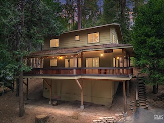 10667 Conifer Ln, Wofford Heights, CA 93285