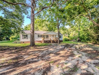 40 Ella Bell Rd, Clarkton, NC 28433