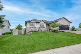 1407 Broadway Dr, Sun Prairie, WI 53590