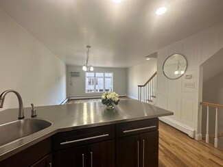 72 Henry St Unit 11B, Jersey City, NJ 07306