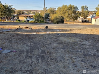 203 W W South 1st St, Lind, WA 99341