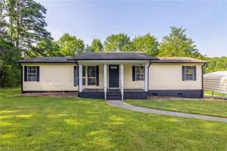8548 Reynolda Rd, Pfafftown, NC 27040