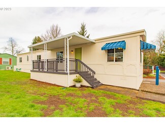 1400 Candlelight Dr Unit 151, Eugene, OR 97402