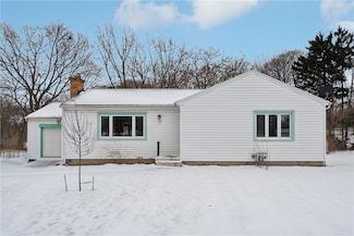 69 Ridge Port Dr, Rochester, NY 14617