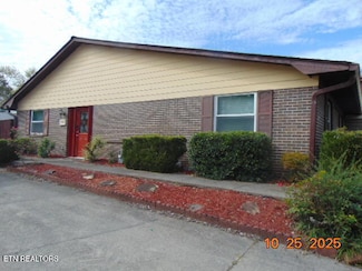 144 Golfcrest Ln, Oak Ridge, TN 37830