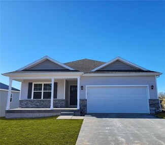 6832 NW 106th St, Johnston, IA 50131