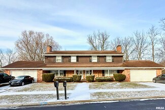 705 W Versailles Dr, Peoria, IL 61614