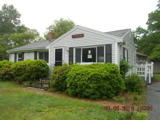 10 Roberta Ave, Pocasset, MA 02559