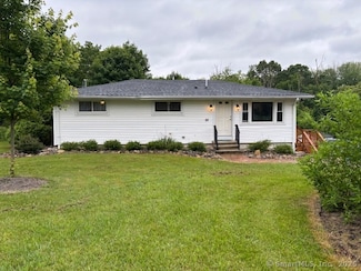 22 Flag Marsh Rd, Guilford, CT 06437