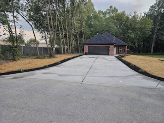 1904 Donald Dr, Louisville, KY 40216