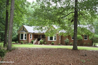 1317 Worthington Ln, Greenville, NC 27858