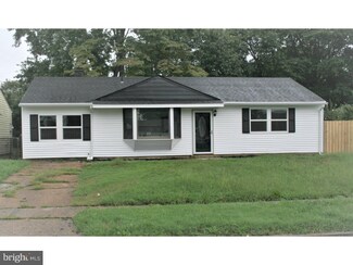 15 Wardor Ave, New Castle, DE 19720