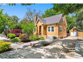 3305 NE Siskiyou St, Portland, OR 97212