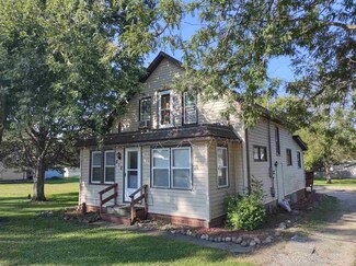 610 3rd St SW, Cresco, IA 52136
