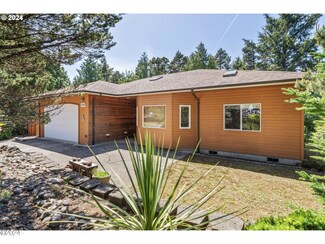 1240 SW Chad Dr, Waldport, OR 97394