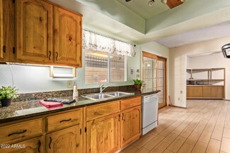 1702 W Rose Ln, Phoenix, AZ 85015