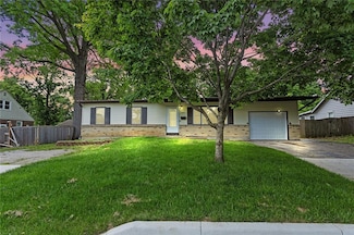 5640 Monrovia St, Shawnee, KS 66216