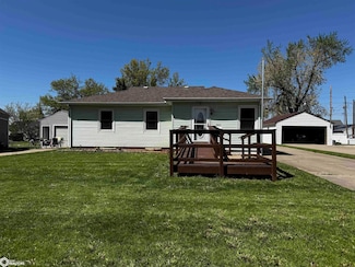 1610 Elder Dr, Marshalltown, IA 50158