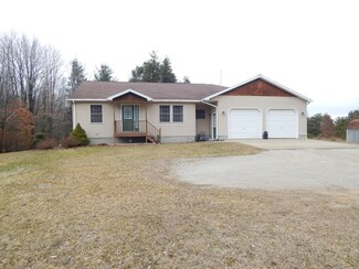 6097 W 108th St, Fremont, MI 49412
