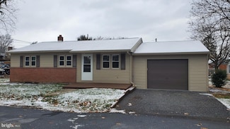 2 Garden Cir, Harrisburg, PA 17109