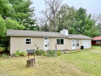 3931 Dorothy St, Lewiston, MI 49756