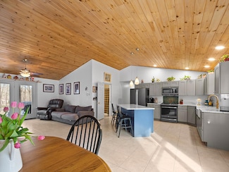 84 Coyote Ridge Dr, Vassalboro, ME 04989
