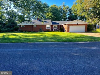 13 Lake Ave, Williamstown, NJ 08094