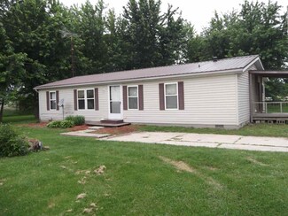 1048 E 800 S, La Fontaine, IN 46940