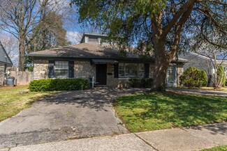 691 Springhurst Dr, Lexington, KY 40503