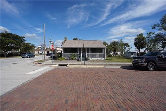 302 Goldstein St, Punta Gorda, FL 33950