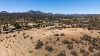 18086 S Henley Ave Unit C, Peeples Valley, AZ 86332