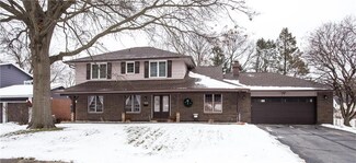 4003 45th St, Des Moines, IA 50310