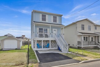 810 7th St, Union Beach, NJ 07735