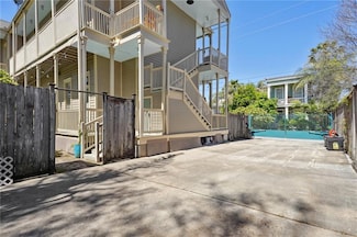 1333 Josephine St, New Orleans, LA 70130
