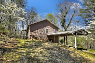 90 Hay Ln, Morganton, GA 30560