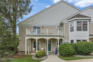 165 Tulip Ln, Freehold, NJ 07728