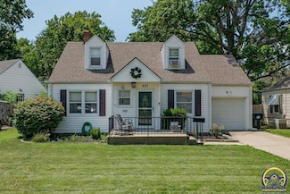 831 SW Randolph Ave, Topeka, KS 66606