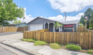 1129 SW Ballinger Dr, Grants Pass, OR 97526