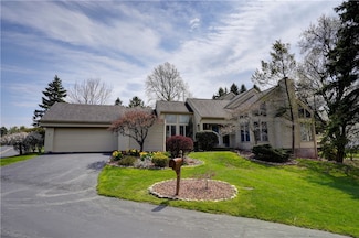 1 Woods Point, Webster, NY 14580
