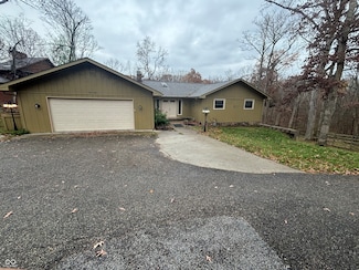 8256 N Maplewood Place, West Terre Haute, IN 47885