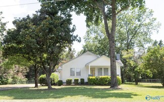 1315 Tillison Rd, Gadsden, AL 35903