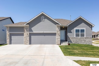5614 N 177th St, Omaha, NE 68116