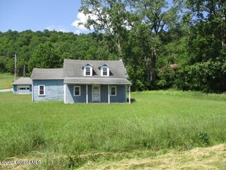 8 Rabbit College Rd, Petersburg, NY 12138