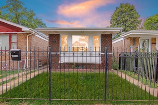 10502 S Hoxie Ave, Chicago, IL 60617