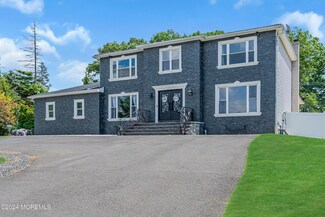 1 Shilling Rd, Manalapan, NJ 07726