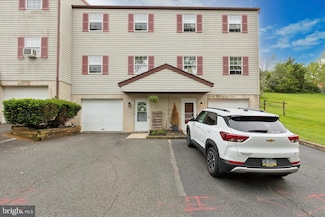 10 Berger Ln, Schwenksville, PA 19473