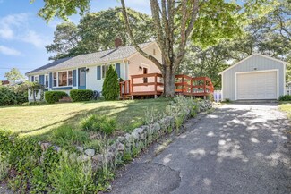 16 Florence St, Buzzards Bay, MA 02532