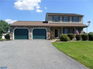6 Foxwood Dr, Mohrsville, PA 19541