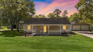 424 Hankamer Loop, Hankamer, TX 77560