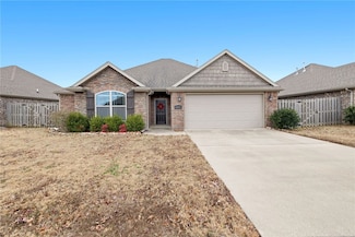 4785 W Croft Dr, Fayetteville, AR 72704